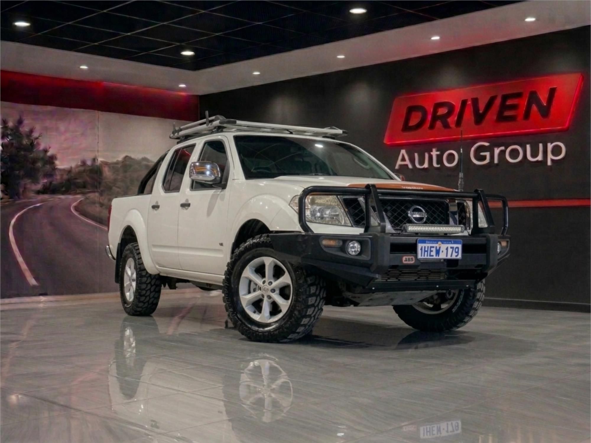 2012 NISSAN NAVARA